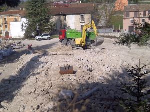 Opere di demolizione finalizzate alla ricostruzione privata e pubblica del centro storico di Castelnuovo