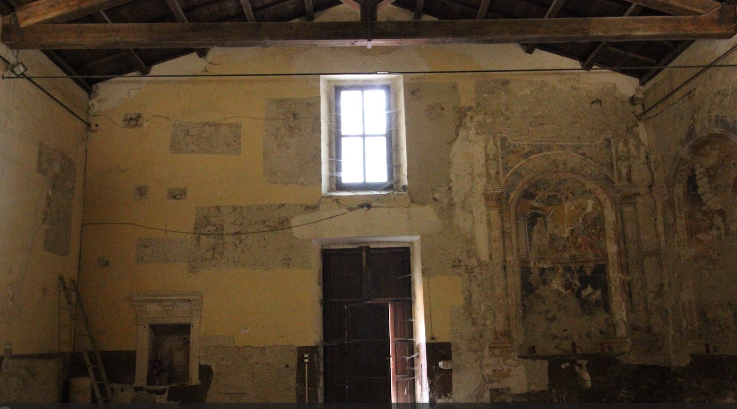 chiesa san Paolo di Barete danneggiata foto 2