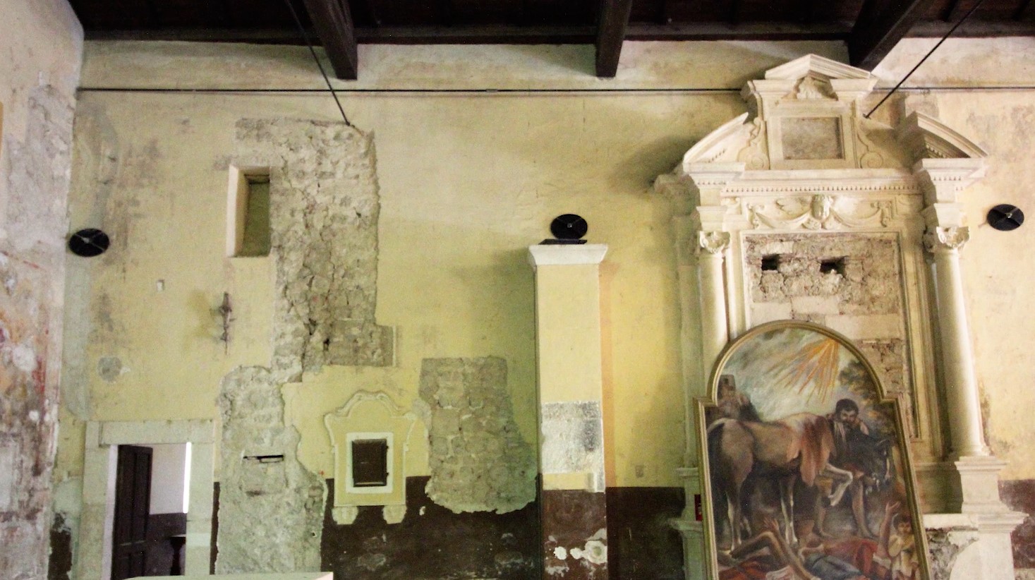 chiesa san Paolo di Barete danneggiata foto 3